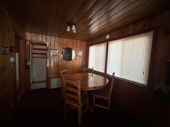 5th image of 42607 Willow Ave