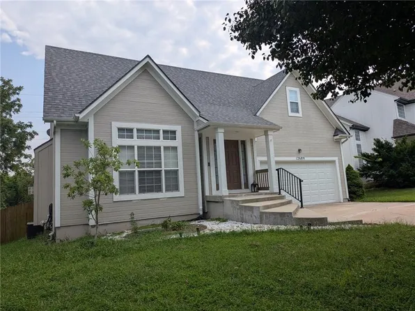 12689 S Belford St, Olathe, KS 66061