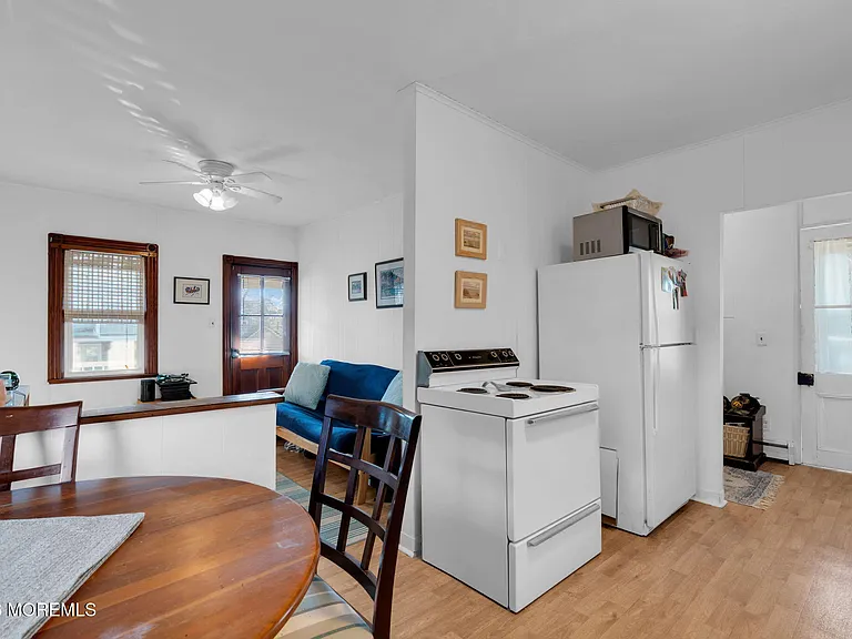 903 C St — Photo 17