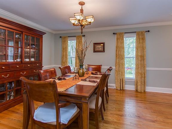4th image of 10 Terra Ct