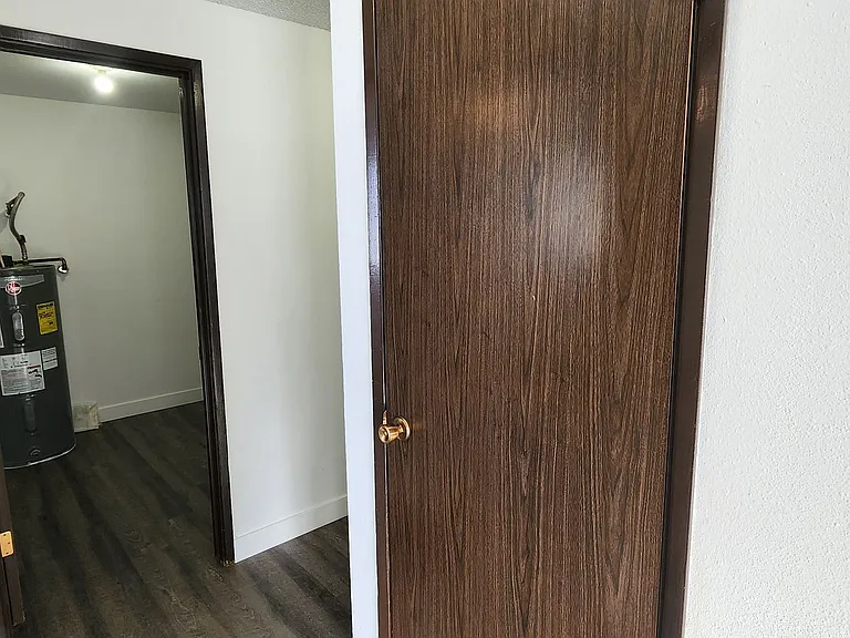 The Deer Park Apartments! — Photo 11