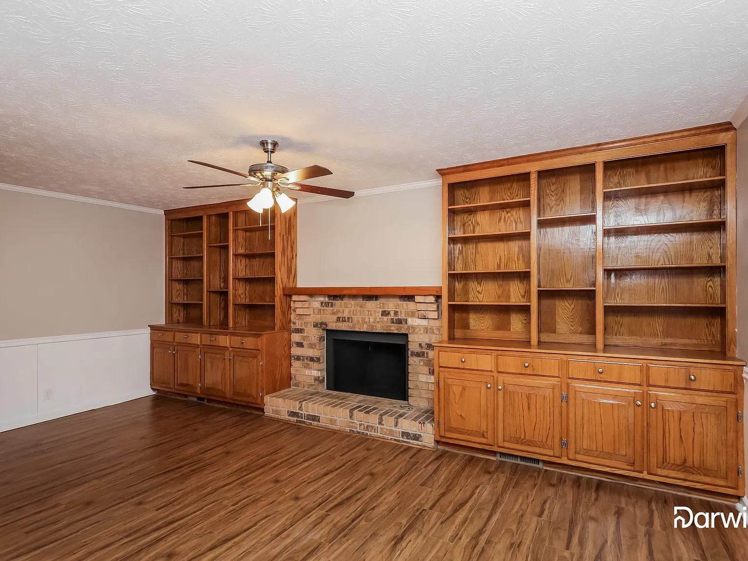 5 bed, 4.0 bath, 2394 sqft, $2,245 — Photo 3