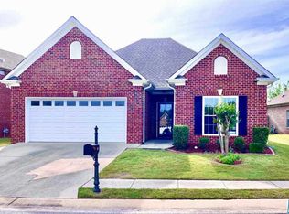445 Daventry Cir, Calera, AL 35040