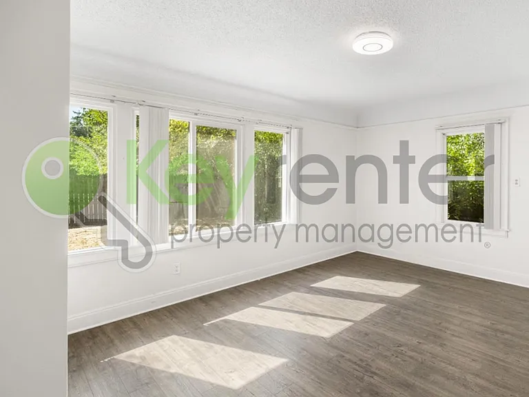 2905 Garfield Ave — Photo 10