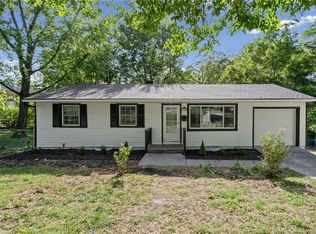 5400 Hunter St, Raytown, MO 64133