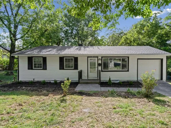 5400 Hunter St, Raytown, MO 64133