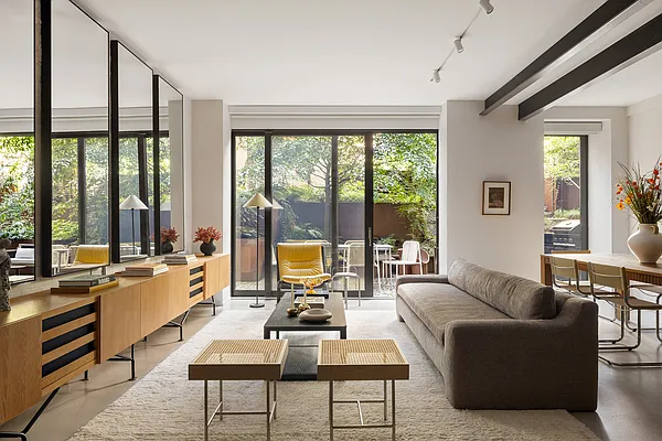 Living room, photo 1