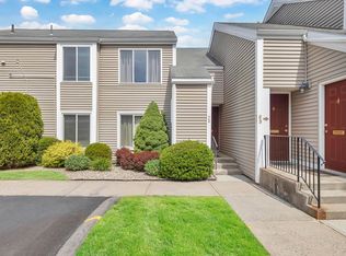 73 Nassau Dr, Springfield, MA 01129