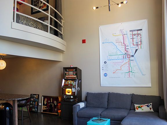 5th image of 616 W Fulton St APT 701