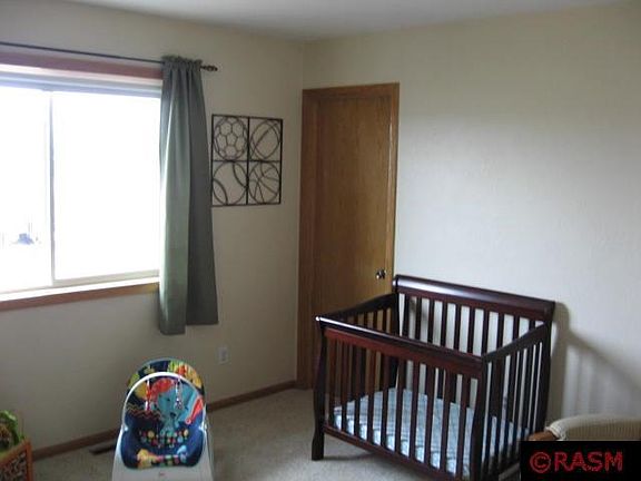 5th image of 220 Cypress Dr