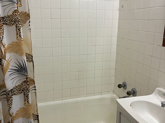 5th image of 404 E Emporia Ave