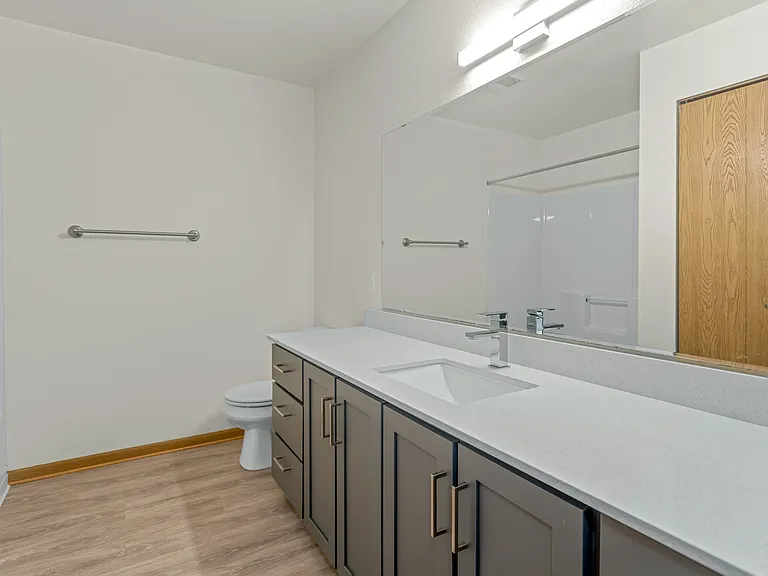 Meadow Springs Apartments — Photo 7