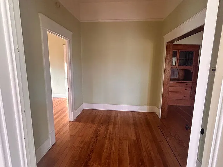 318 F St — Photo 5