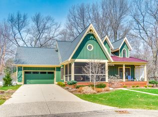 2033 Chapel Ln, Holland, MI 49424