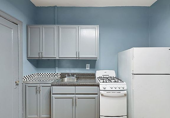 3rd image of 175 E 91st St APT 2g