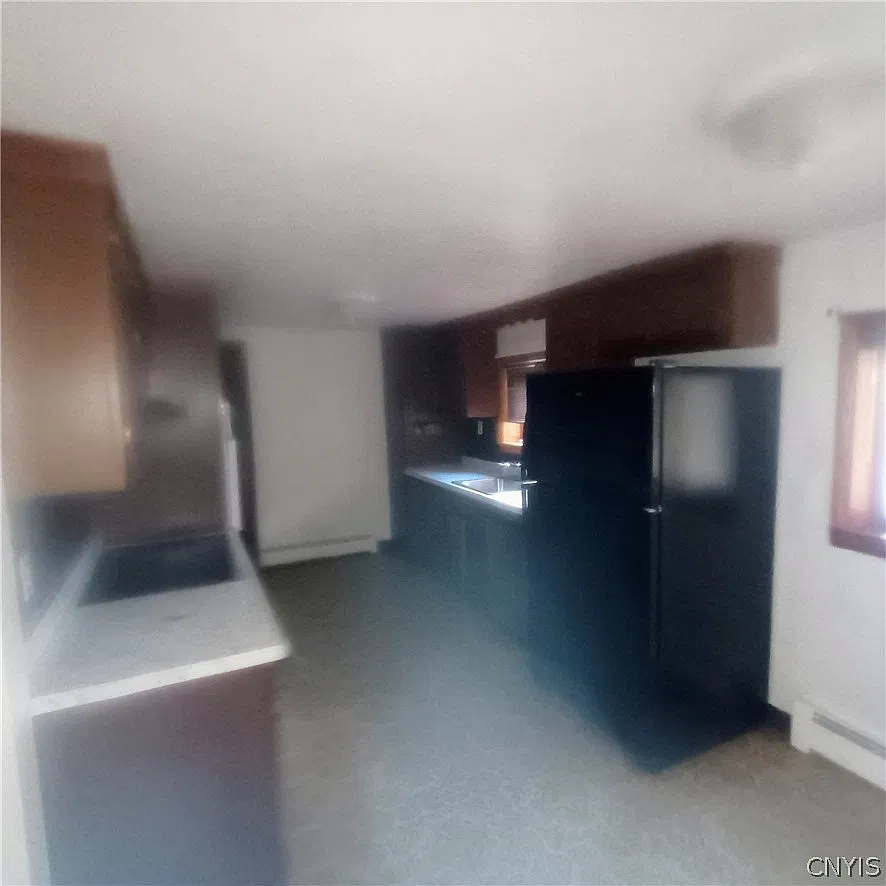 4 bed, 1.0 bath, 1558 sqft, $2,450 — Photo 4