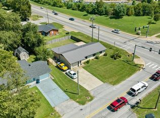 1311 SE C St, Bentonville, AR 72712