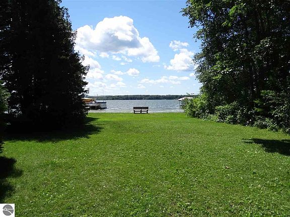 3rd image of 4131 Peninsular Shores Dr