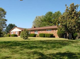 450 Cates Ln, Anna, IL 62906