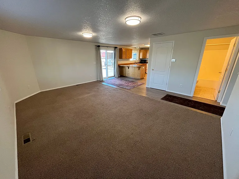 157 W Sisters Park Dr — Photo 3
