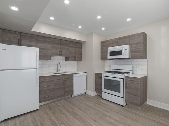 4th image of 2237 Bryn Mawr Ave APT 110