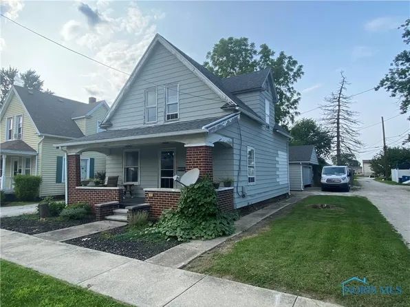 100 W Perry St, Walbridge, OH 43465