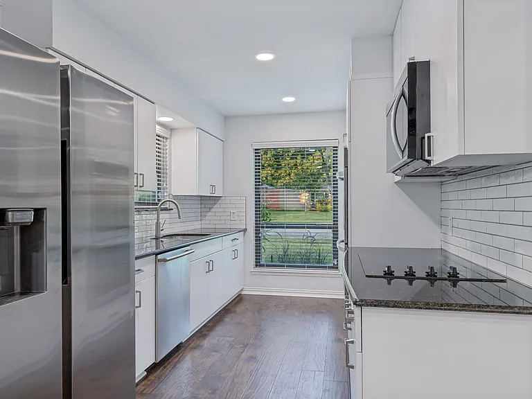 12311 Cedar Bend Dr — Photo 9