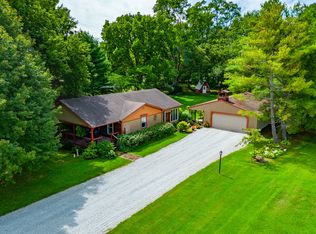 72 Possum Hollow Rd, Greenwood, IN 46143