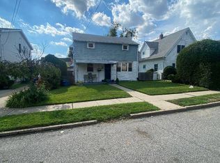 25 Kaywood Rd, Port Washington, NY 11050