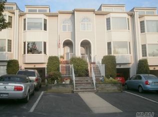 24211 Oak Park Dr, Douglaston, NY 11362
