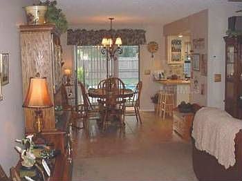 4th image of 1459 Sargent St