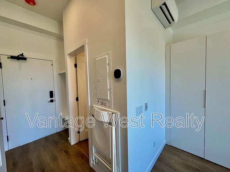 Studio, 1.0 bath, 313 sqft, $1,500 — Photo 4