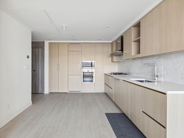 4720 Lougheed Hwy #4106, Burnaby, BC V5C 0M8