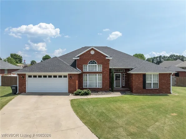 1702 Winterpark Dr, Sallisaw, OK 74955