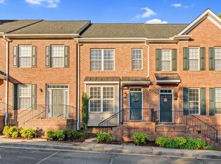4 Scottish Ln, Durham, NC 27707