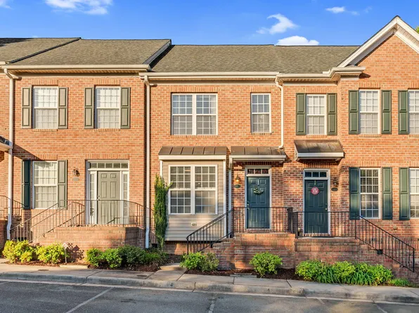 4 Scottish Ln, Durham, NC 27707