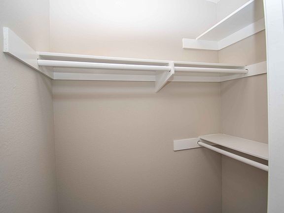 4th image of 7740 Parkway Dr #19787385