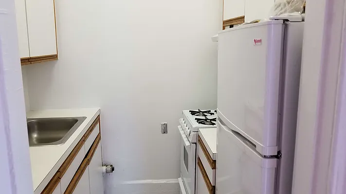 Rented by Realty Queens LLC | media 5