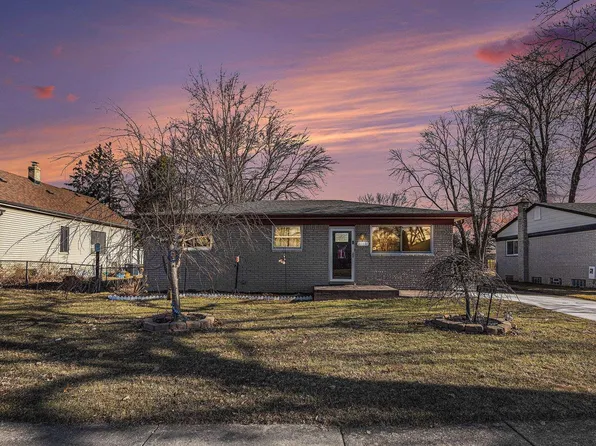 23931 Talbot St, Saint Clair Shores, MI 48082