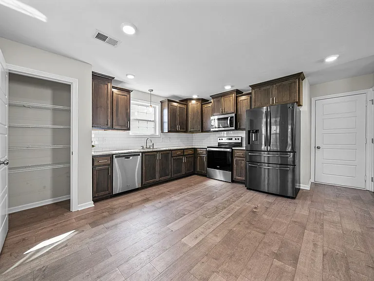748 Jodine Ann Dr — Photo 11