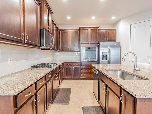 3rd image of 4634 Tivoli Dr