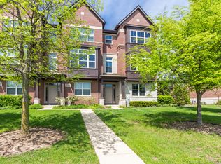 724 N Aspen Dr, Vernon Hills, IL 60061