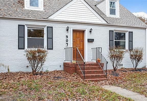 3rd image of 907 Willow Lawn Dr