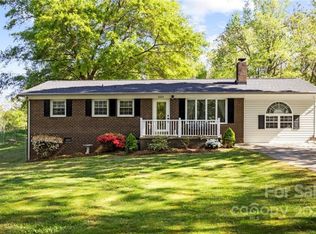 2610 Sunset Dr, Gastonia, NC 28054