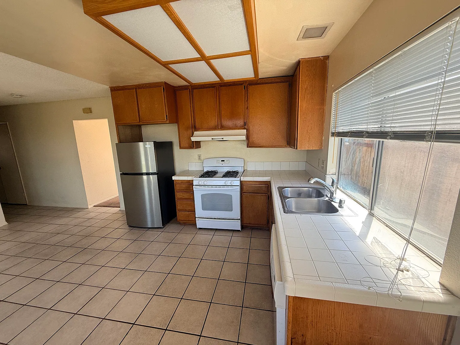 3 bed, 1134 sqft, $3,600 — Photo 3