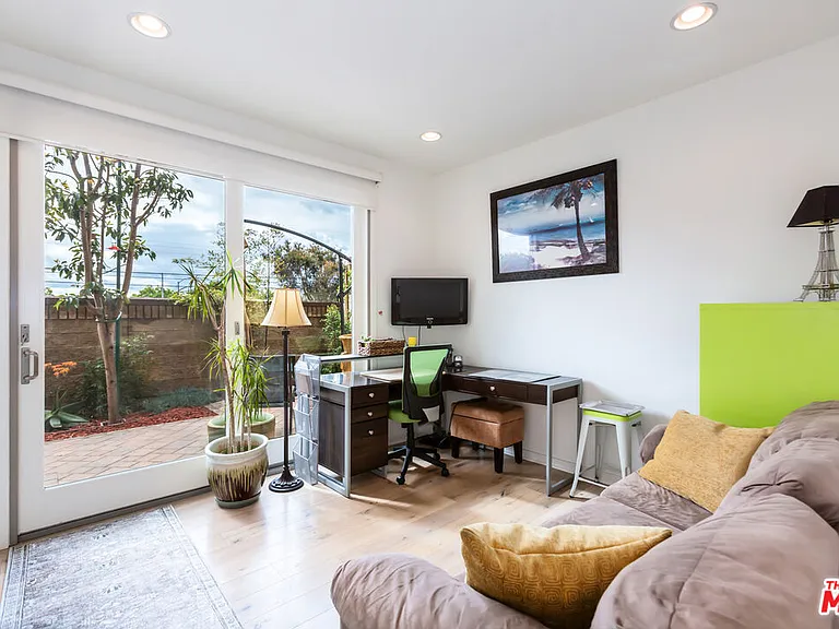 5547 Palm Dr — Photo 21