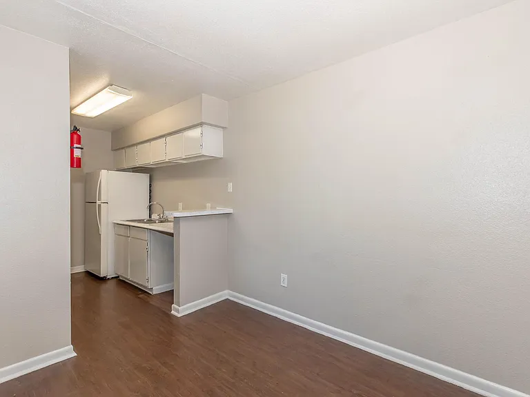 Tidwell Park Apartments — Photo 26