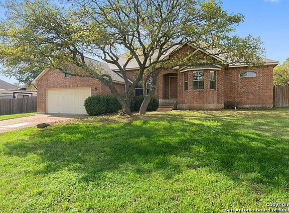 3rd image of 711 Deer Cross Ln
