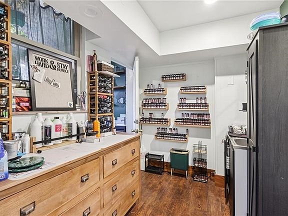 5th image of 617 Butler St