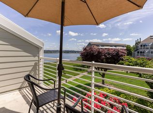 263 N Hayden Bay Dr, Portland, OR 97217